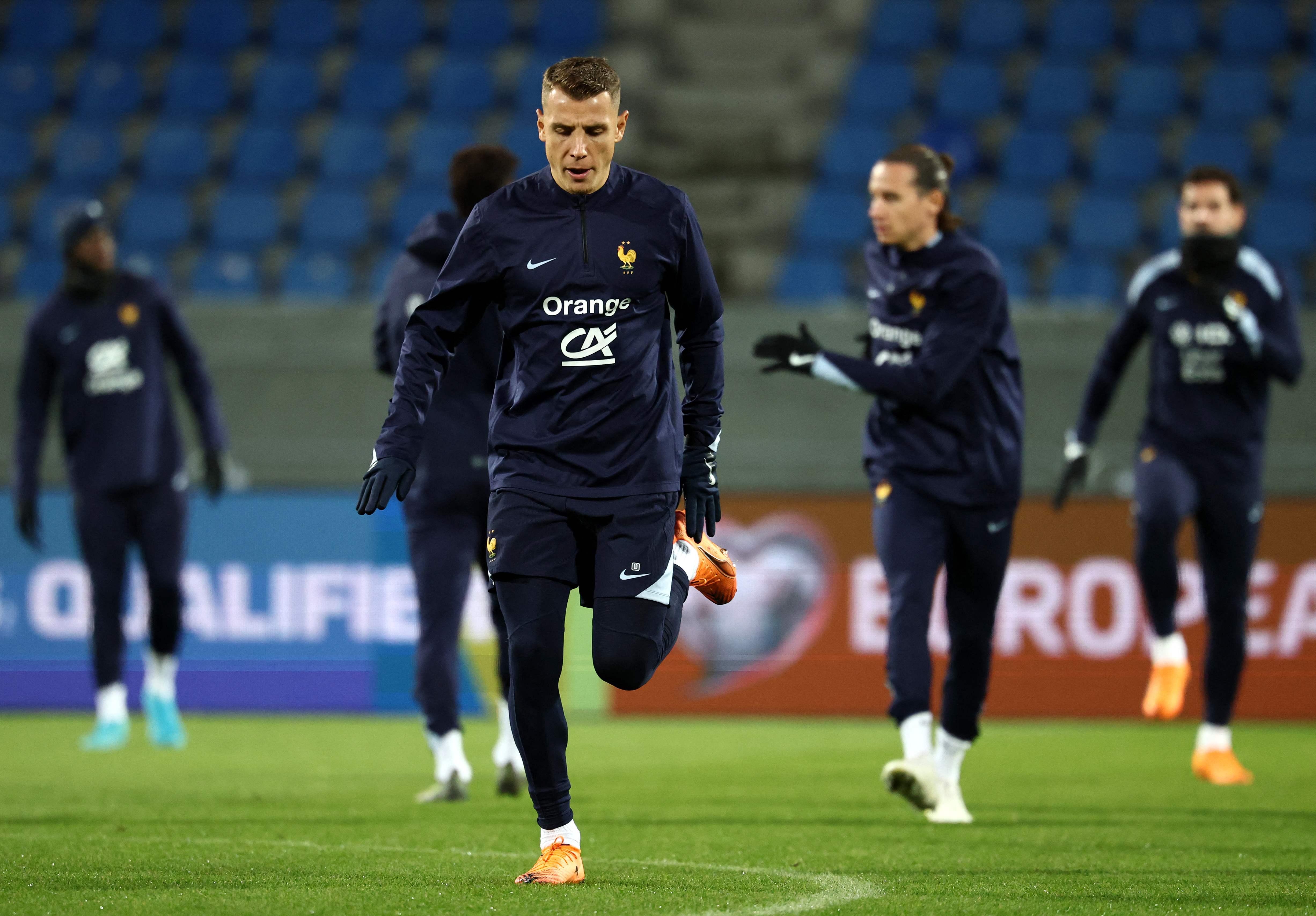 爱游戏官方入口-赛前法甲焦点战，阿贾克斯防线松动，球迷炸锅，轮换策略成焦点的简单介绍-爱游戏官方入口